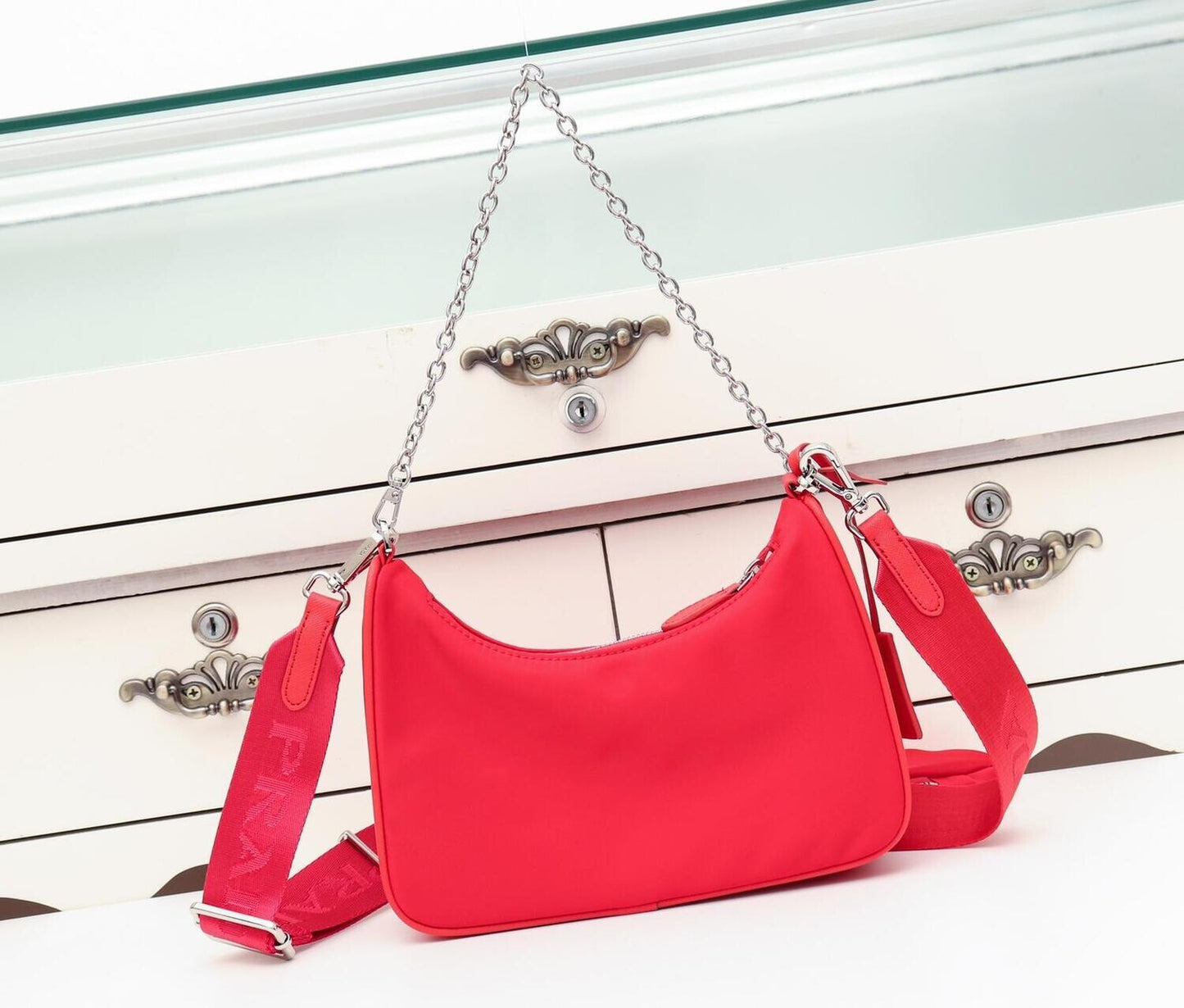 PRADA RE-EDITION 2005 IN RE-NYLON RED