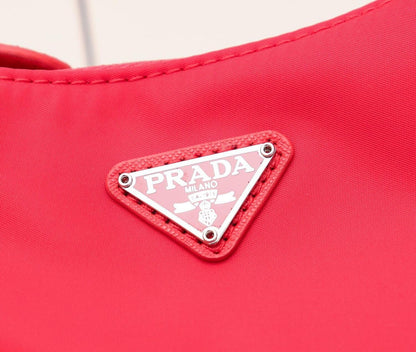 PRADA RE-EDITION 2005 IN RE-NYLON RED